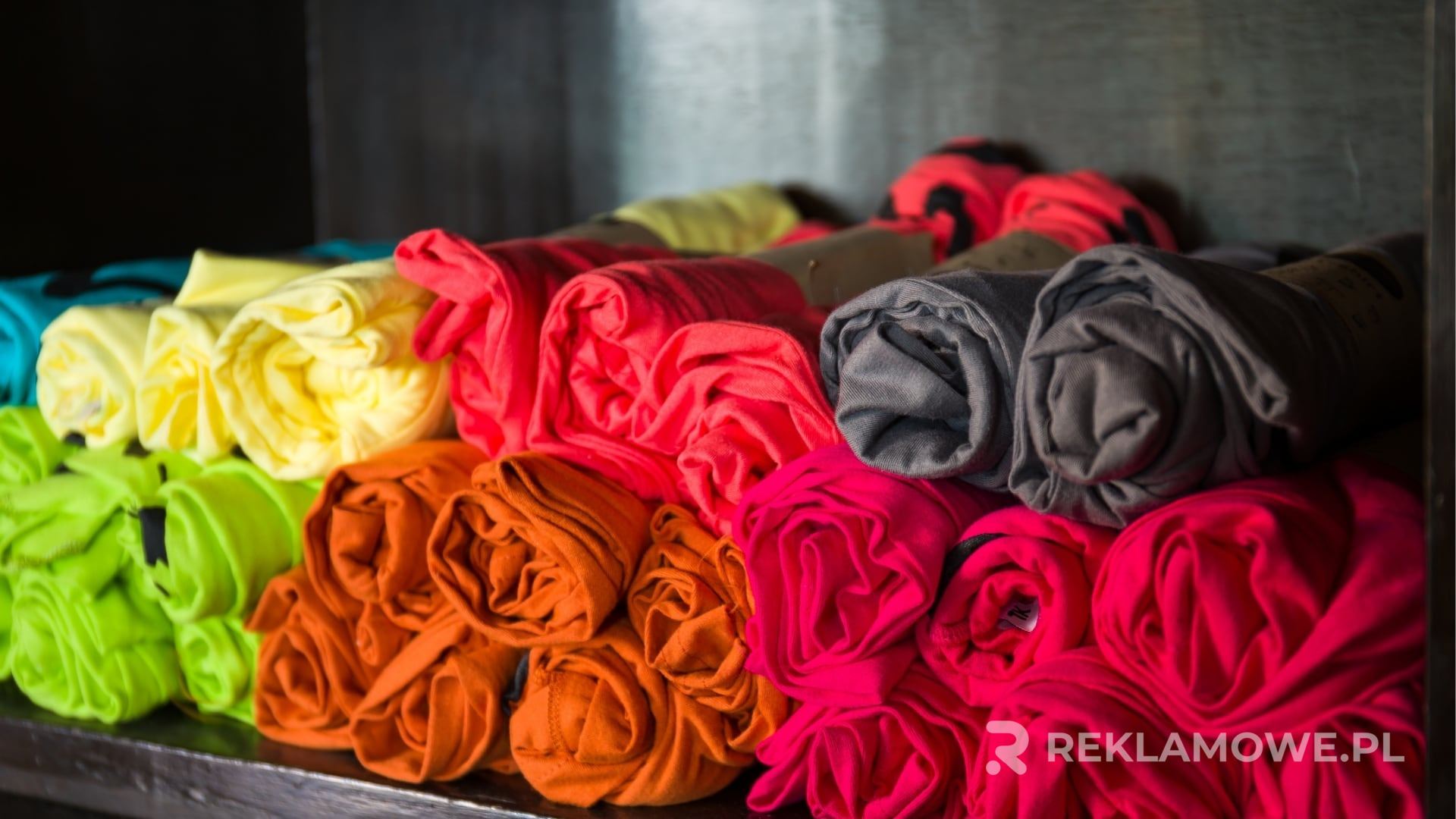 Ekologiczne materiały używane w produkcji koszulek reklamowych